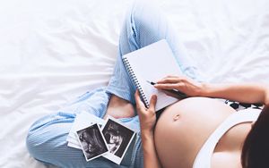 Pregnancy scan,taking-notes.png