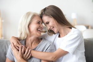 Mae com bebe recem nascido