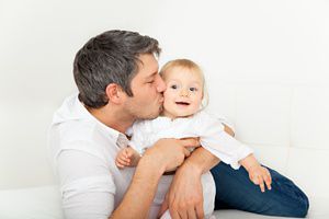 Vater mit Baby