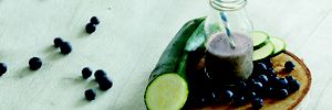 Heidelbeere-Zucchini-Kindermilch Smoothie