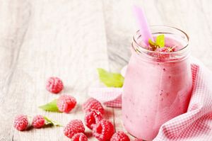 apt-smoothie-rasperry-pineapple
