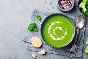 Brokkoli-Pfefferminz-Suppe