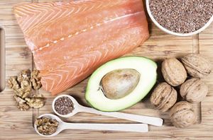 Sources of omega 3 fatty acids: flaxseeds, avocado, salmon and walnuts