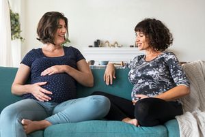 pregnant-chat-friends.jpg